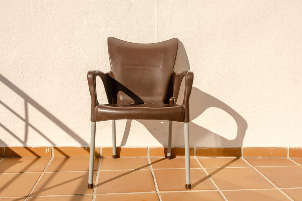 Cómo elegir sillas de plástico en Panamá para ambientes elegantes