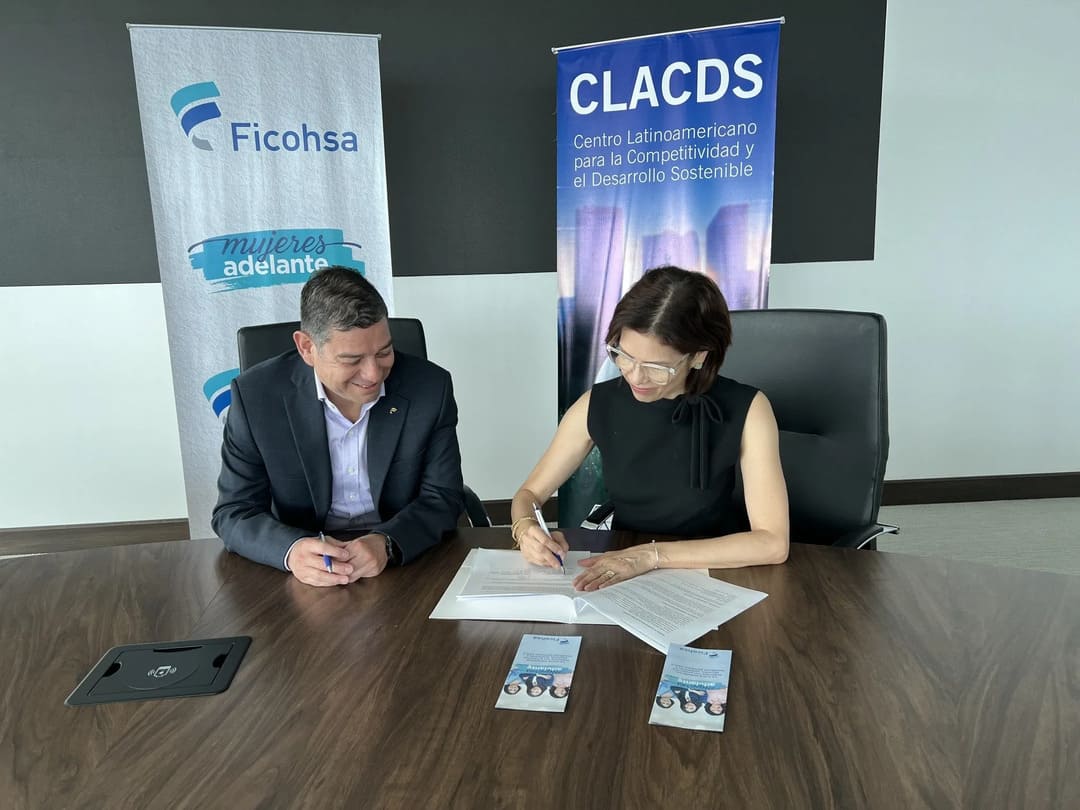 INCAE y Ficohsa fortalecen el liderazgo empresarial en centroamérica